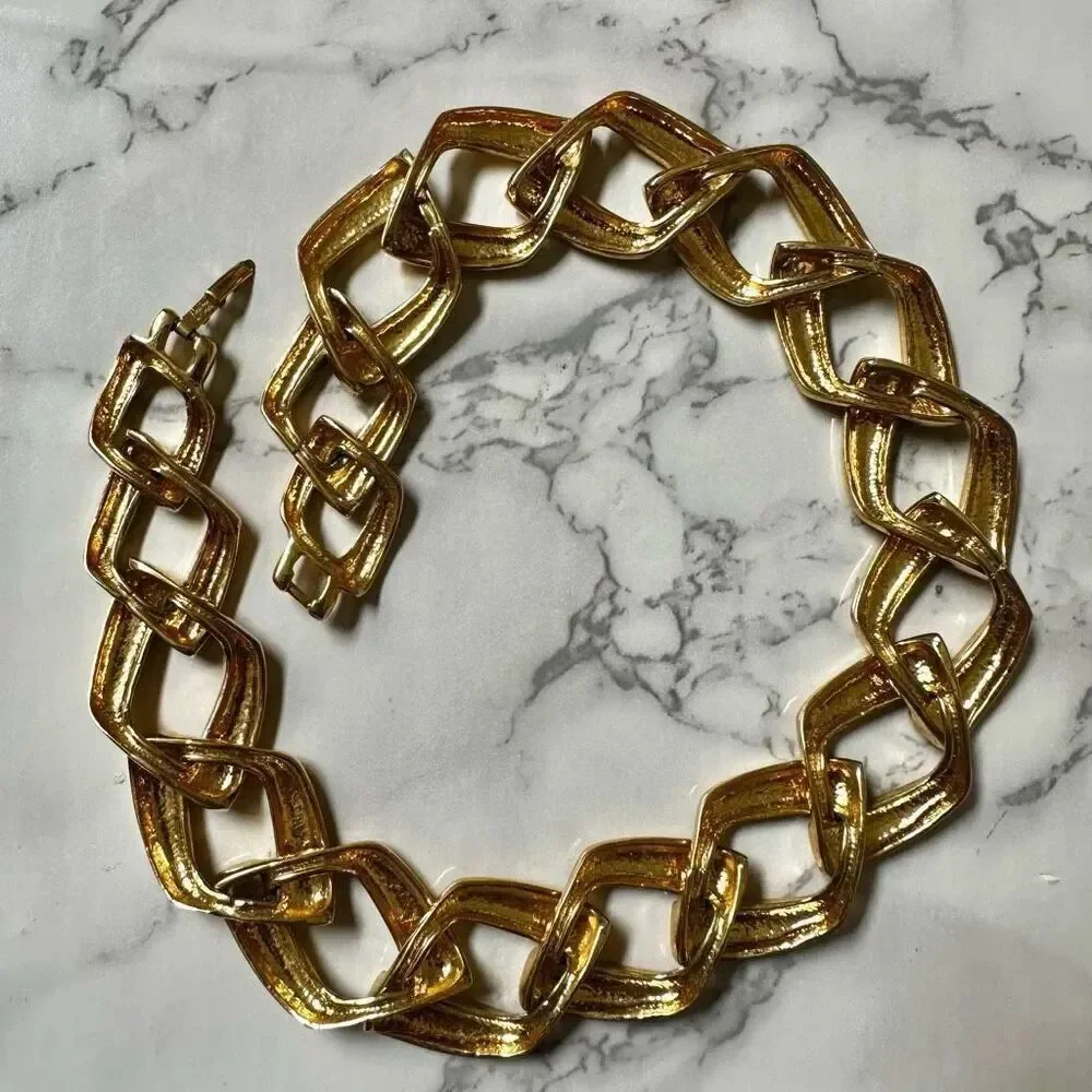 Napier vintage gold tone link necklace
